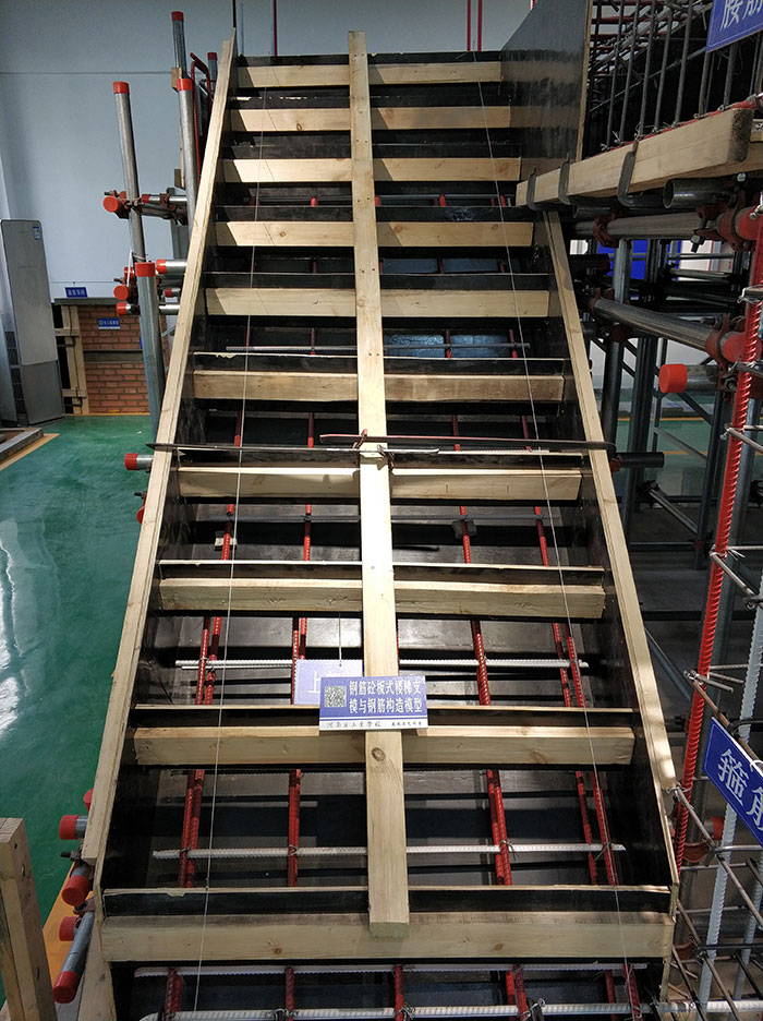 1650348715141192.jpg 河南工業(yè)學(xué)校.jpg