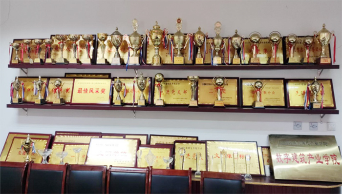 1668155389188773.jpg 13建筑工程學(xué)院榮譽墻1.jpg